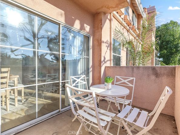 7320 Balboa Boulevard 102, Lake Balboa CA 91406