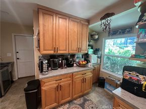 7300 Etiwanda, Reseda CA 91335