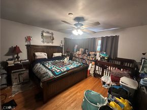 7300 Etiwanda, Reseda CA 91335