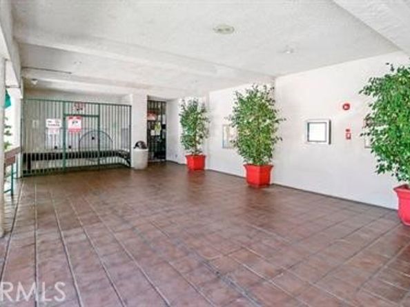 5460 White Oak Ave G102, Encino CA 91316