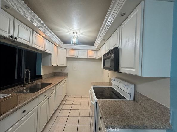 5460 White Oak Ave G102, Encino CA 91316