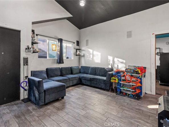 6809 Haywood Street, Tujunga CA 91042