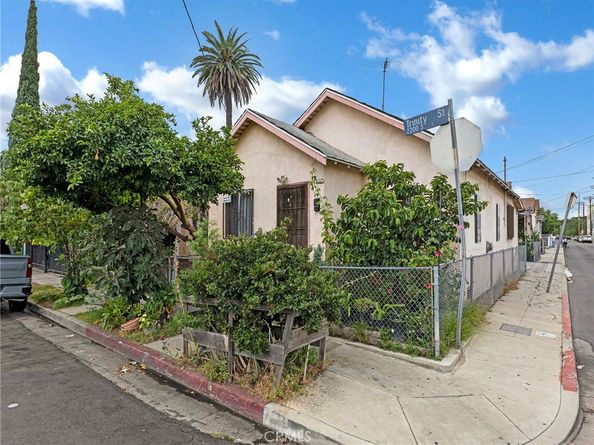 2201 Trinity, Los Angeles CA 90011