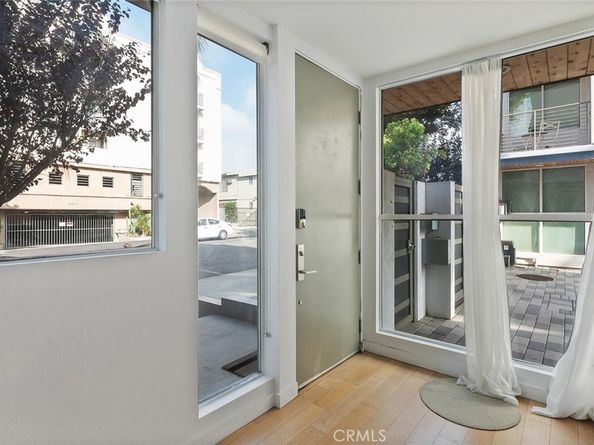 6736 W Hepburn Way, Los Angeles CA 90038