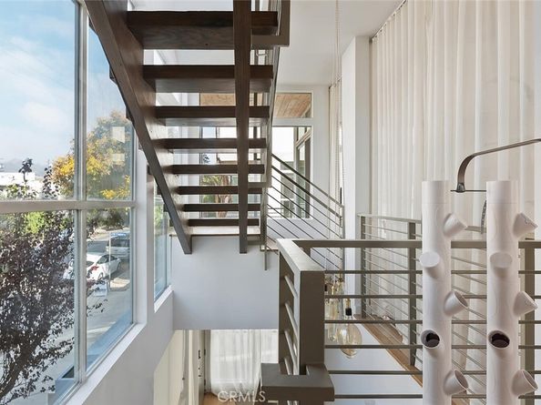 6736 W Hepburn Way, Los Angeles CA 90038