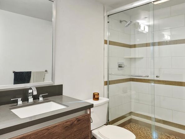 6736 W Hepburn Way, Los Angeles CA 90038