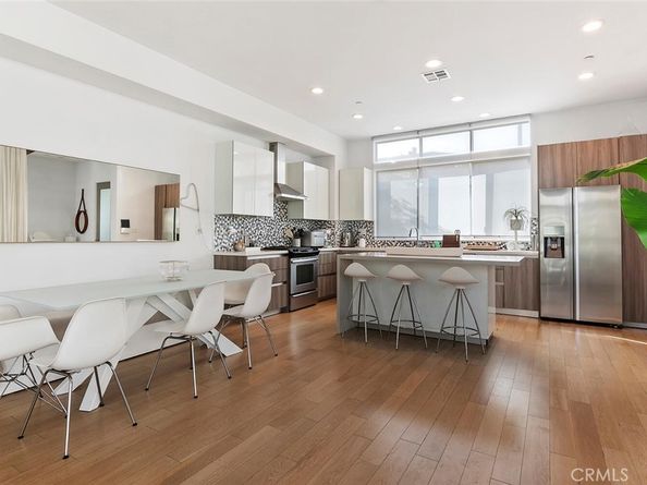 6736 W Hepburn Way, Los Angeles CA 90038