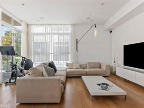 6736 W Hepburn Way, Los Angeles CA 90038