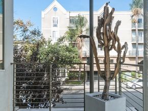 6736 W Hepburn Way, Los Angeles CA 90038