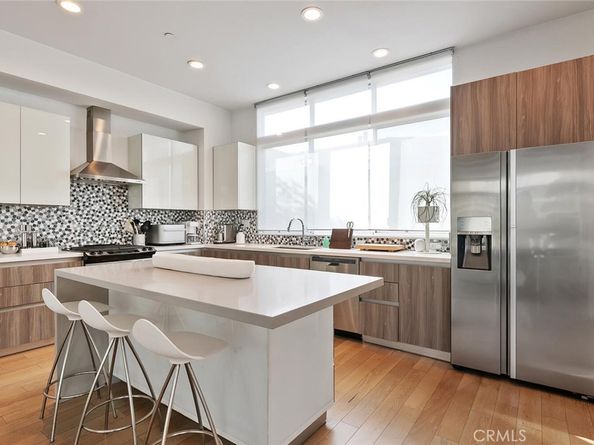 6736 W Hepburn Way, Los Angeles CA 90038