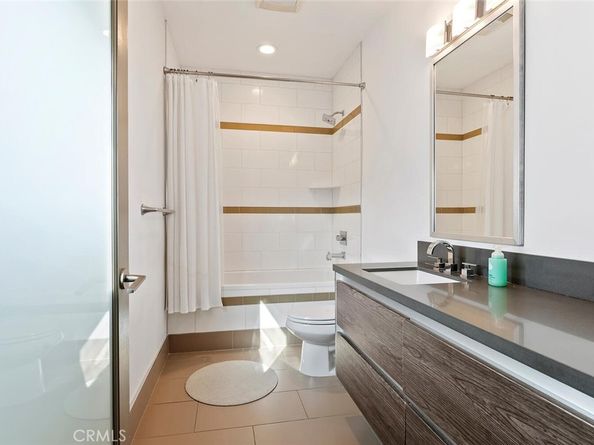 6736 W Hepburn Way, Los Angeles CA 90038