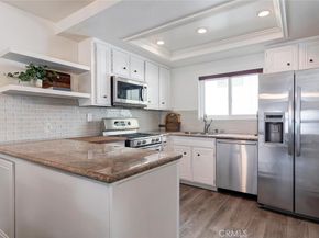 14332 Dickens 10, Sherman Oaks CA 91423