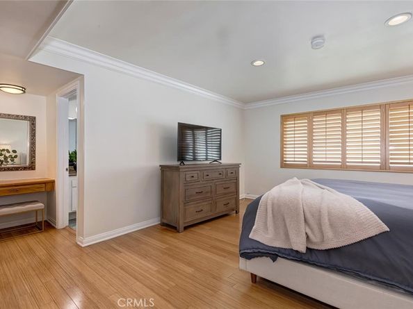 14332 Dickens 10, Sherman Oaks CA 91423