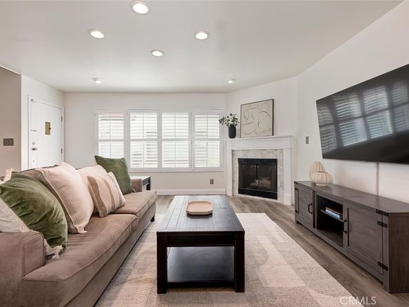 14332 Dickens 10, Sherman Oaks CA 91423