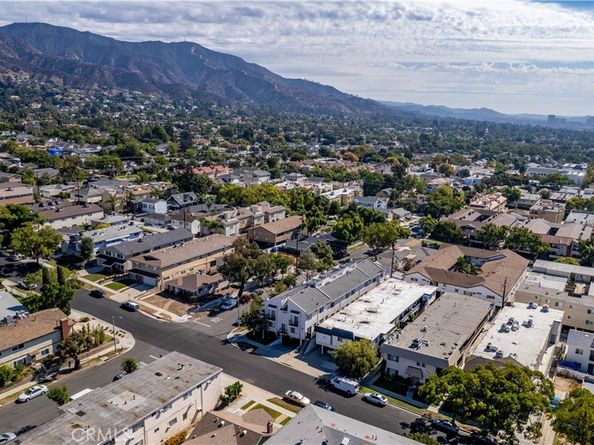 638 E Tujunga Avenue, Burbank CA 91501