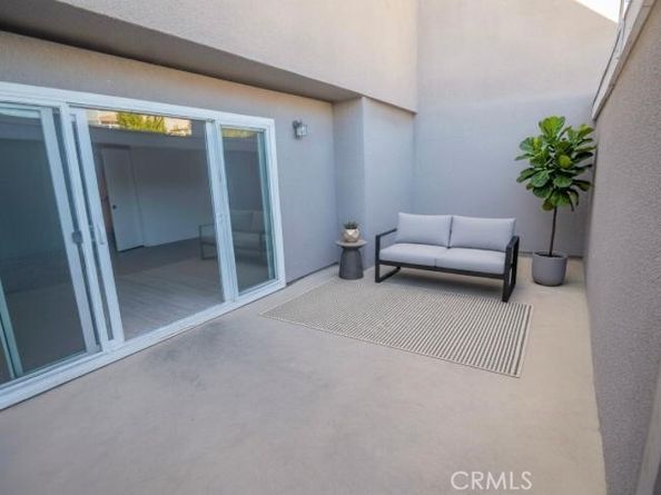 18110 Killion Street 2, Tarzana CA 91356