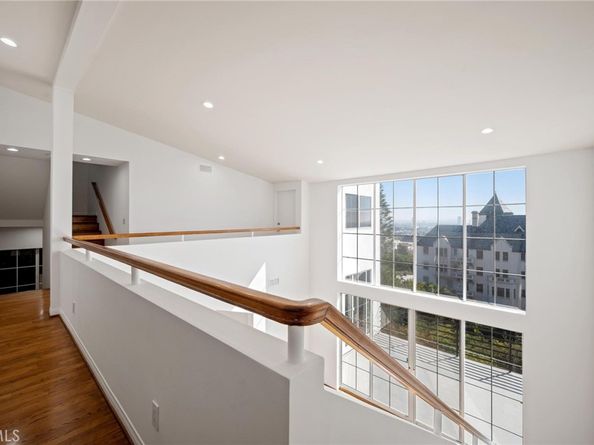 8246 Woodshill Trail, Los Angeles CA 90069