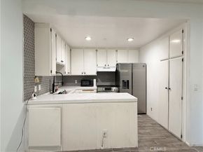 6815 Remmet Avenue 122, Canoga Park CA 91303