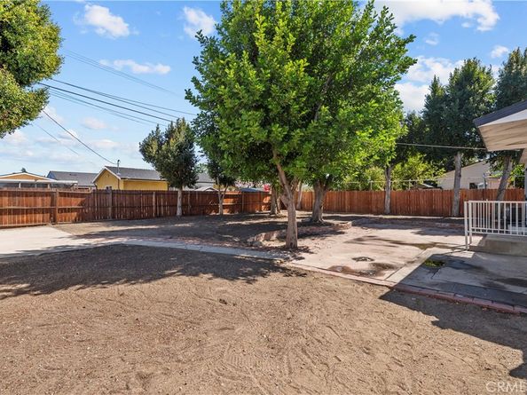 8900 Hazeltine Ave, Panorama City CA 91402