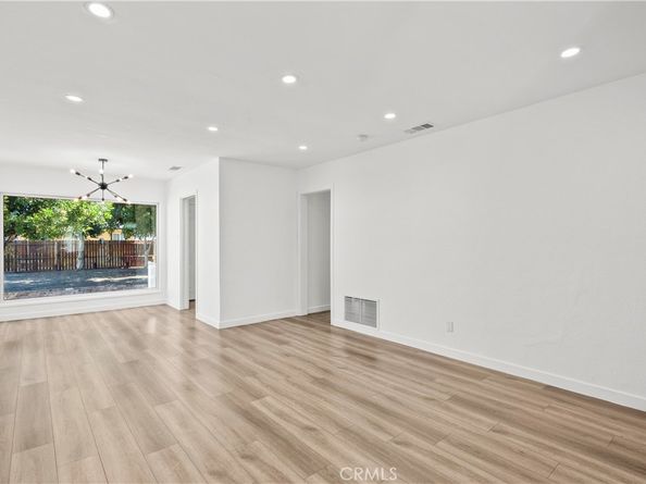 8900 Hazeltine Ave, Panorama City CA 91402