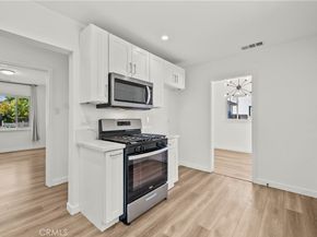 8900 Hazeltine Ave, Panorama City CA 91402