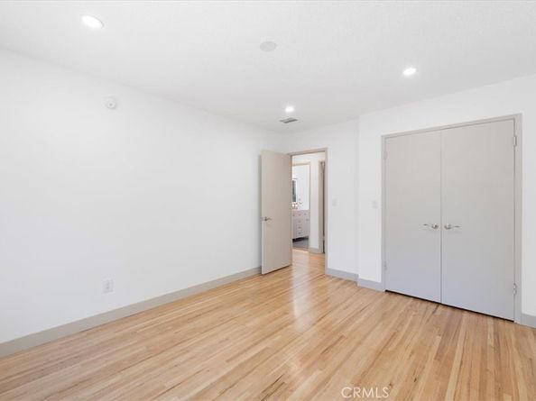 8581 Owensmouth, Canoga Park CA 91304