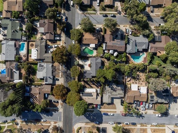 8581 Owensmouth, Canoga Park CA 91304