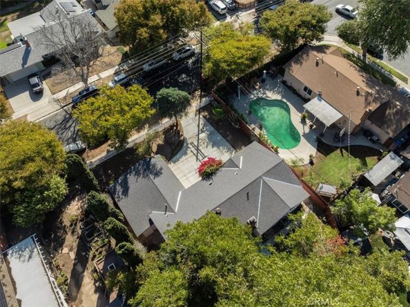 8581 Owensmouth, Canoga Park CA 91304