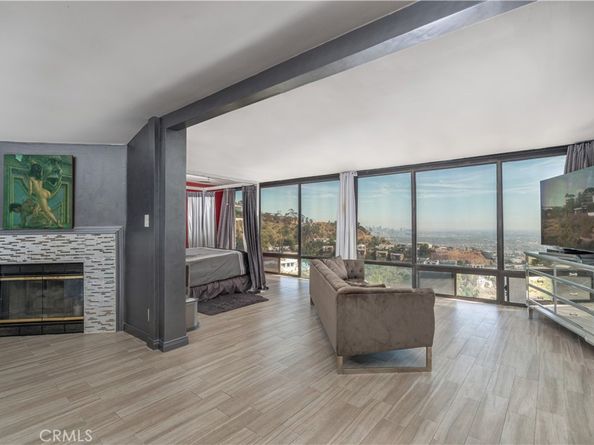 2189 Sunset Plaza Drive, Los Angeles CA 90069