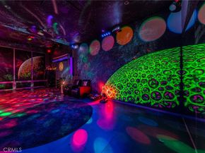 2189 Sunset Plaza Drive, Los Angeles CA 90069