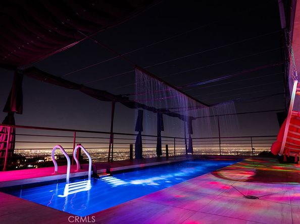 2189 Sunset Plaza Drive, Los Angeles CA 90069