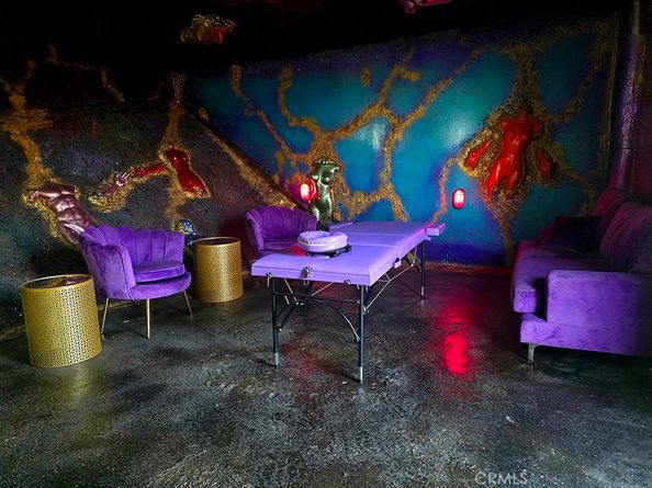 2189 Sunset Plaza Drive, Los Angeles CA 90069