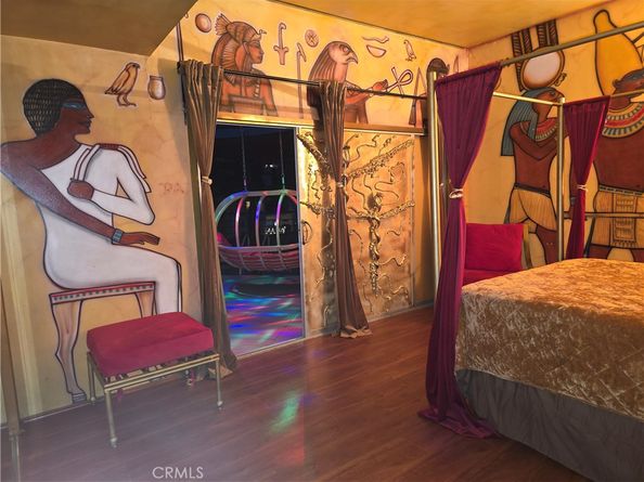 2189 Sunset Plaza Drive, Los Angeles CA 90069