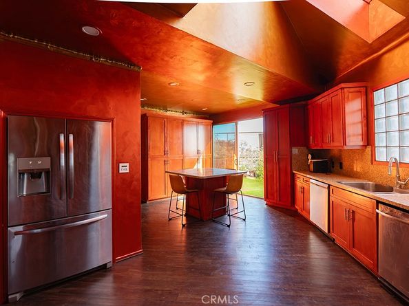 2189 Sunset Plaza Drive, Los Angeles CA 90069
