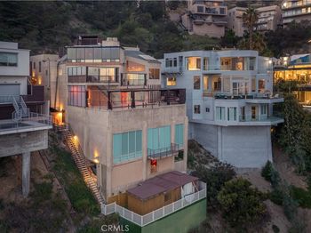 2189 Sunset Plaza Drive