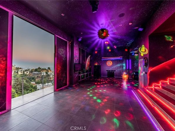 2189 Sunset Plaza Drive, Los Angeles CA 90069