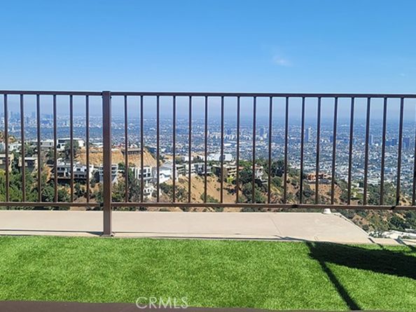 2189 Sunset Plaza Drive, Los Angeles CA 90069
