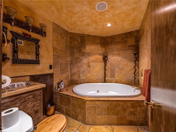 2189 Sunset Plaza Drive, Los Angeles CA 90069