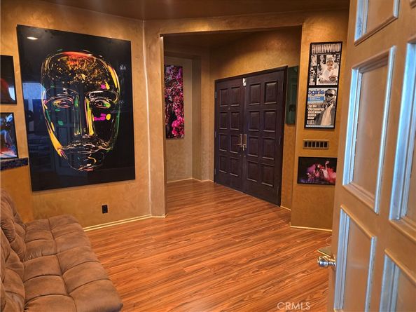 2189 Sunset Plaza Drive, Los Angeles CA 90069