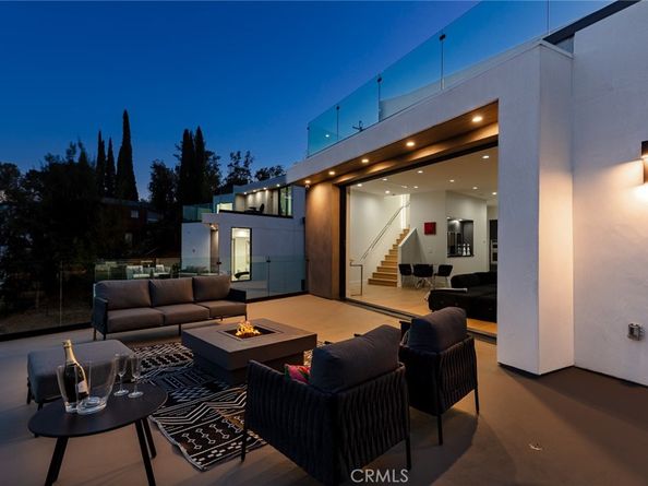 5134 Medina Road, Woodland Hills CA 91364