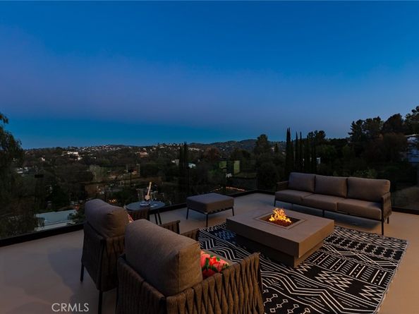 5134 Medina Road, Woodland Hills CA 91364