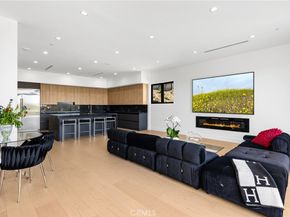 5134 Medina Road, Woodland Hills CA 91364