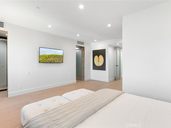 5134 Medina Road, Woodland Hills CA 91364
