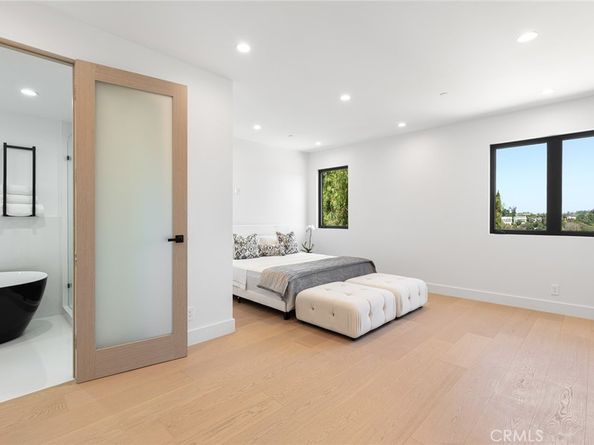 5134 Medina Road, Woodland Hills CA 91364