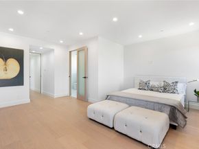 5134 Medina Road, Woodland Hills CA 91364