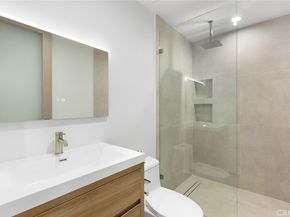 5134 Medina Road, Woodland Hills CA 91364
