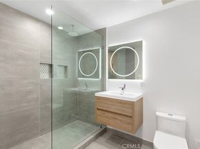 5134 Medina Road, Woodland Hills CA 91364