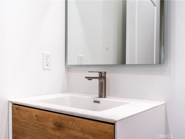 3362 Bellota Way, Los Angeles CA 90027