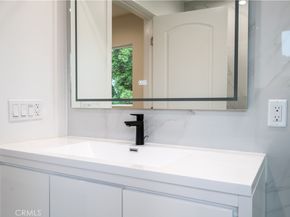 3362 Bellota Way, Los Angeles CA 90027