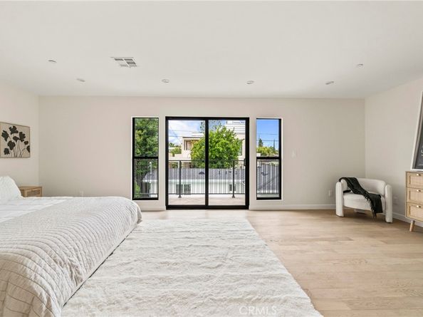 4635 Noble Avenue, Sherman Oaks CA 91403